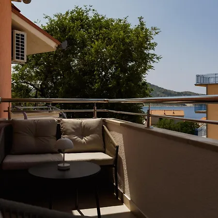 Lekaj Luxury - *